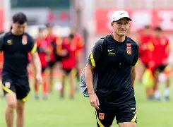 恩菲尔德主教练称赞球队拼搏精神，期待突破(2021大师联赛球队精神解读)