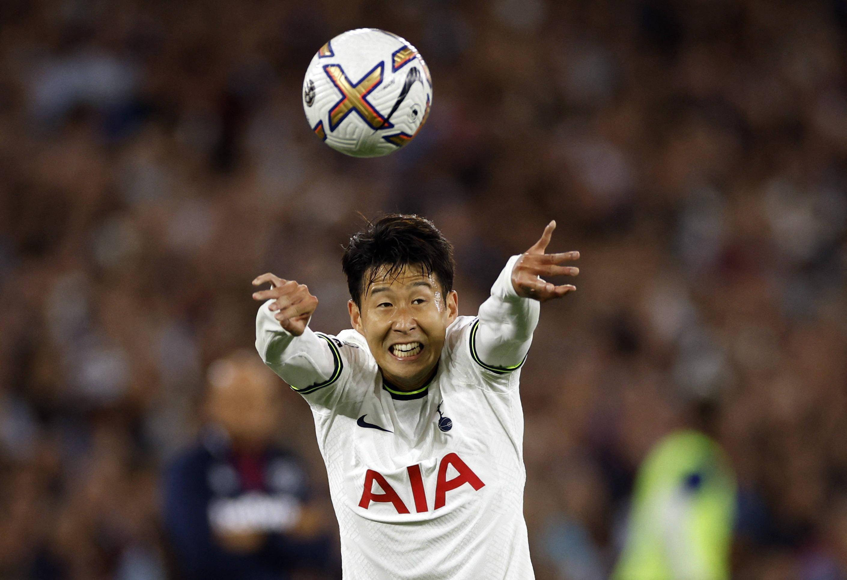 日本足球10亿先生！20岁天才后卫登陆热刺！仅用3年从高中到英超的简单介绍